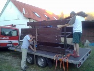 stehovani-lavic-pod-pergolu-u-hasicarny-berunice-11-6-2011